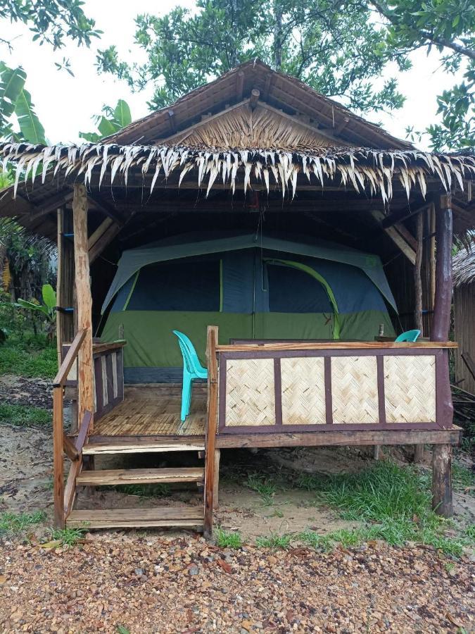 Tony'S Country Glamping With Chalet With Private Wash Room Accommodation El Nido Esterno foto