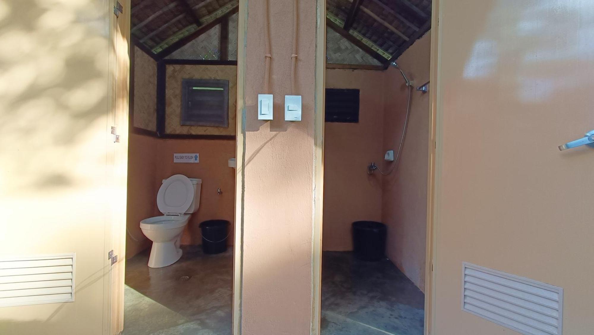 Tony'S Country Glamping With Chalet With Private Wash Room Accommodation El Nido Esterno foto
