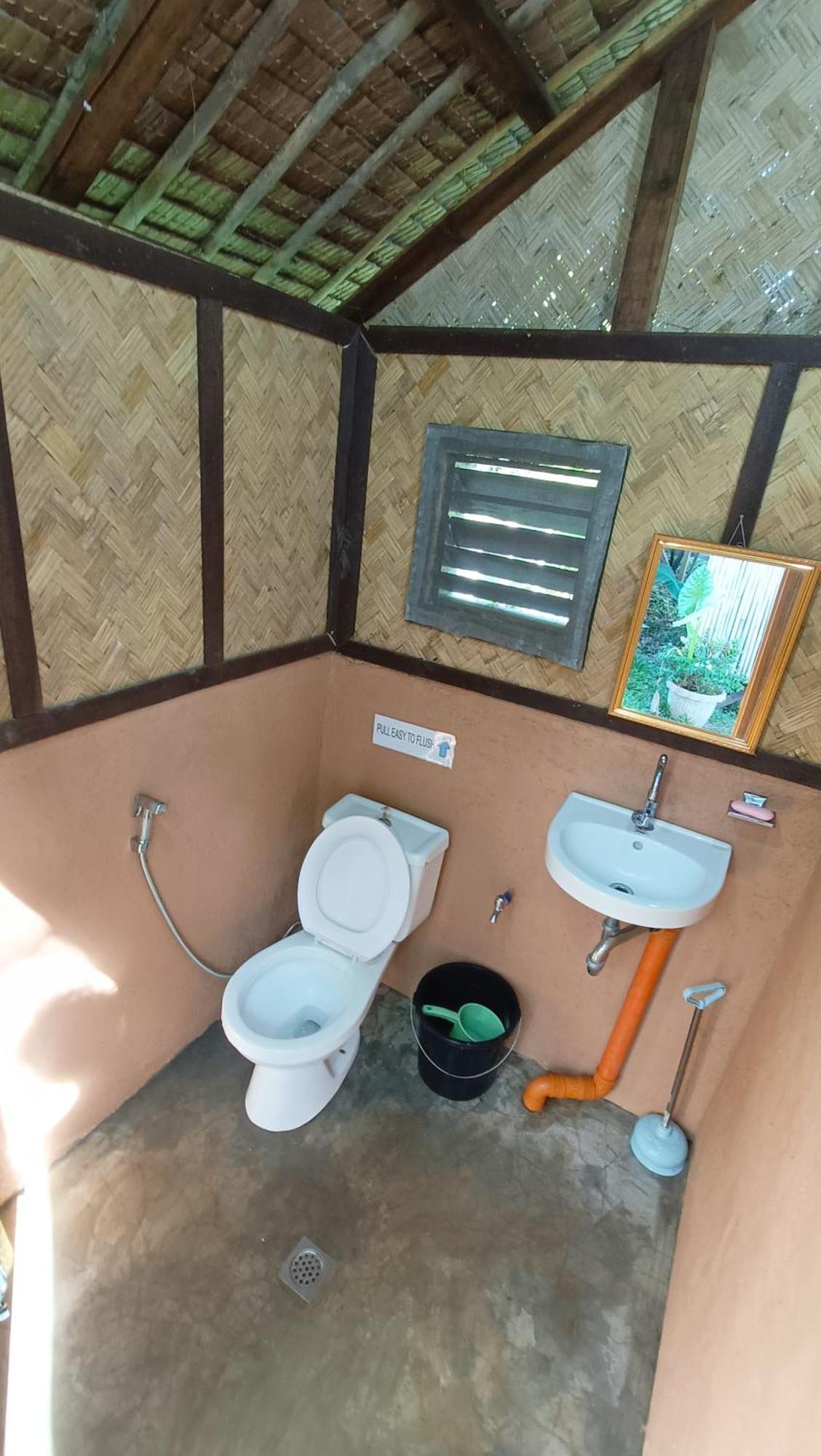 Tony'S Country Glamping With Chalet With Private Wash Room Accommodation El Nido Esterno foto